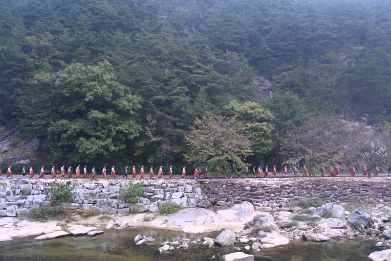 순례하는 대중들(거창구간) (3)